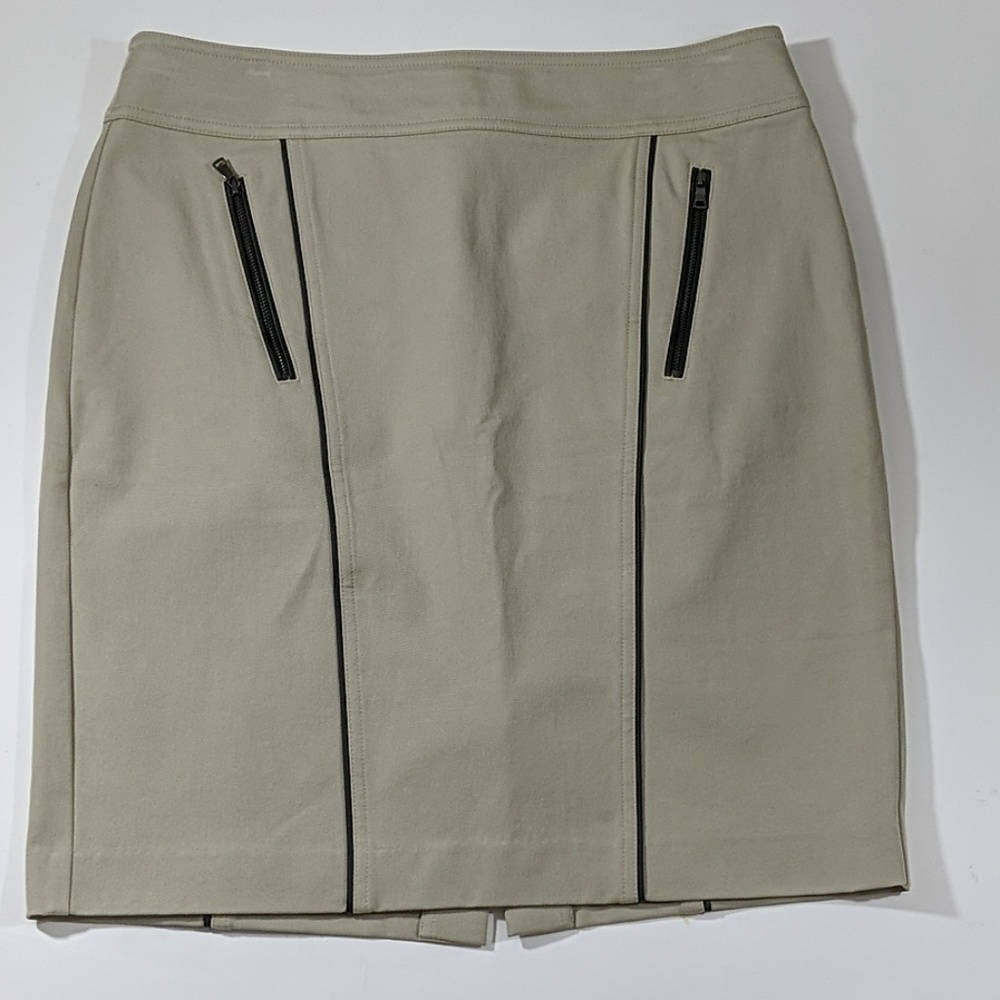 Ann Taylor skirt size 12 Tan and Black